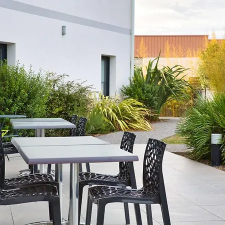 Western Saint Exupery - Bordeaux Ouest إيزين