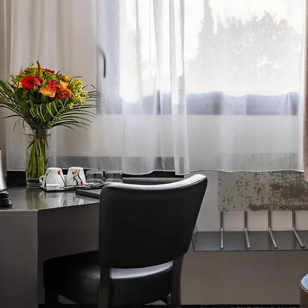 Western Saint Exupery - Bordeaux Ouest Hotel 3*