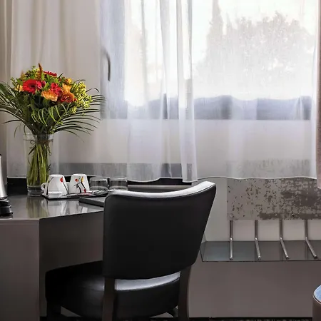 Hotel Western Saint Exupéry - Bordeaux Ouest 3*